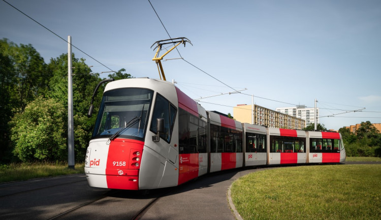 Kritizovanou jednotnou podobu pražských dopravních prostředků ocenili za design