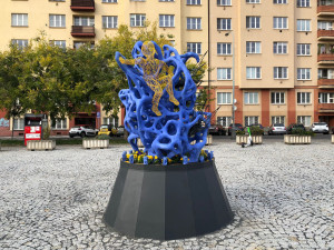 V Pražské tržnici je vystavena socha ukrajinské umělkyně, která utekla před válkou