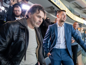 Hvězdy NHL září v Praze. Hertl vzal syna na led a ukázal Prahu spoluhráčům