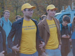 FOTOGALERIE: Lidé demonstrovali před ruskou ambasádou. Chtějí vrátit Kaliningrad Česku