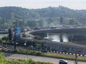 Opravy na Barrandovském mostě v Praze skončí v noci na pondělí