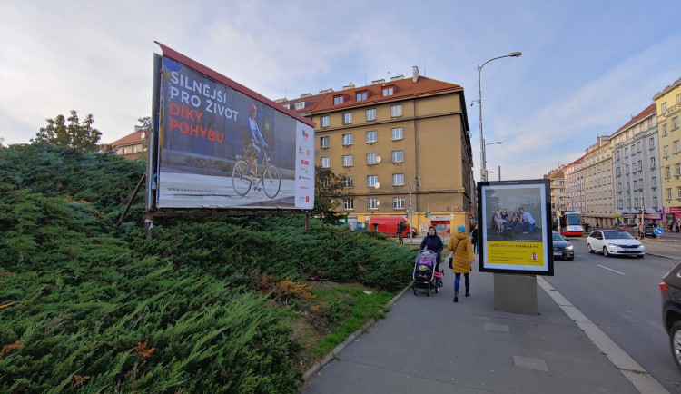 Praha 7 chce na svém území odstranit čtyři velké billboardy