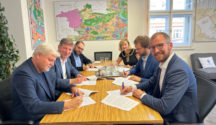 Koaliční smlouva v Praze 6 je podepsána. Starostou bude Stárek z ODS