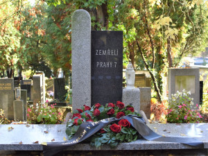 V Praze 7 pohřbili deset mrtvých, ke kterým se nikdo nepřihlásil