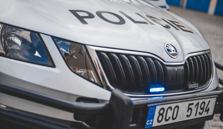 Policisté v neděli večer nalezli seniora, po němž od středy pátrali. Bohužel již bez známek života