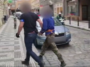 VIDEO: Útočník znásilnil ženu v centru Prahy. Dopadli ho po třech letech díky vzorku DNA