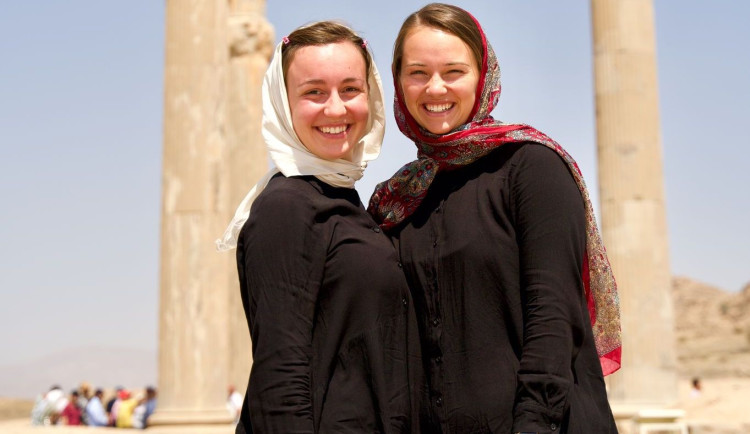 Natálie a Adéla v Íránu