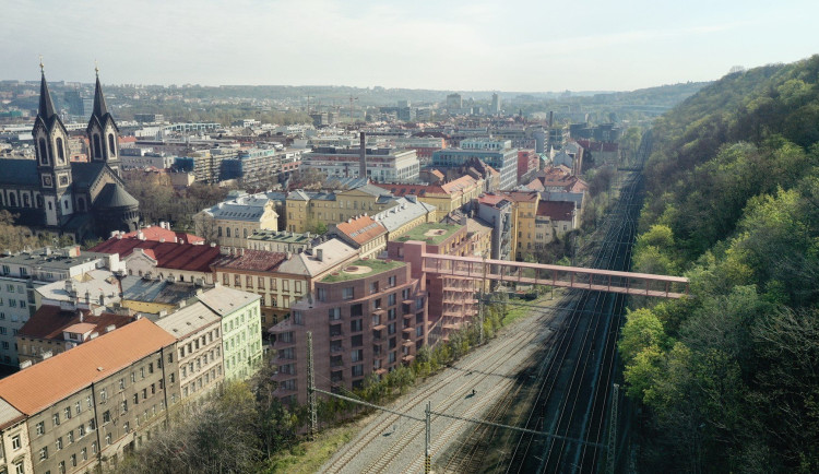 Vítkov a Karlín propojí lávka. Povede nad železniční tratí