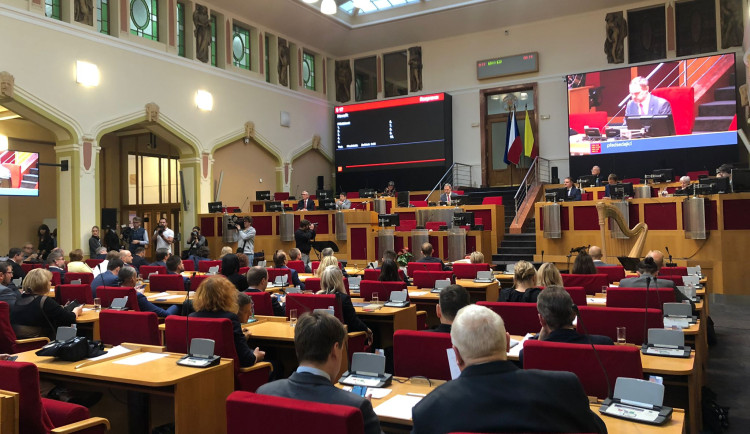 Zastupitelstvo dnes zasedlo poprvé od voleb