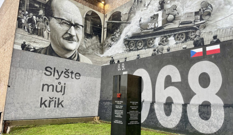 Nový mural na Žižkově.