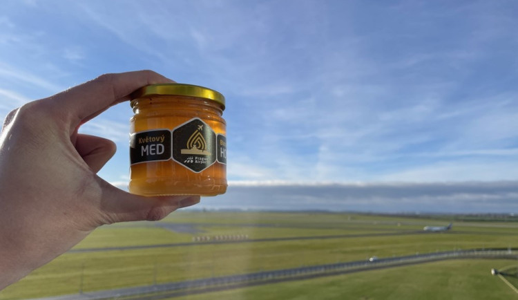 Med z letiště je už podeváté zlatý. Vyhrál soutěž Český med