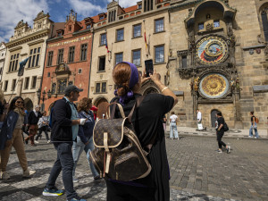 Počet turistů v Praze meziročně stoupl, čísel před covidem ale stále nedosáhl