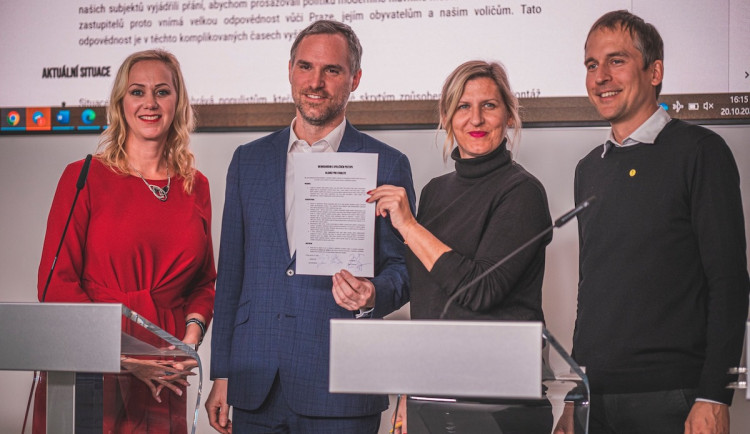 Piráti podepsali s Prahou sobě povolební spolupráci.