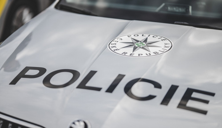 Na internetu podvedl přes devadesát lidí. Hrozí mu až pět let vězení