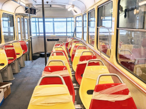 V Praze bude jezdit další retro tramvaj. Opravují ji v Brně