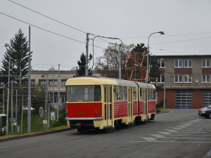 V Praze bude jezdit další retro tramvaj. Opravují ji v Brně