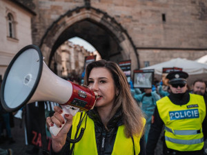 VIDEO: Účastníci průvodu Prahou protestovali proti pokusům na zvířatech