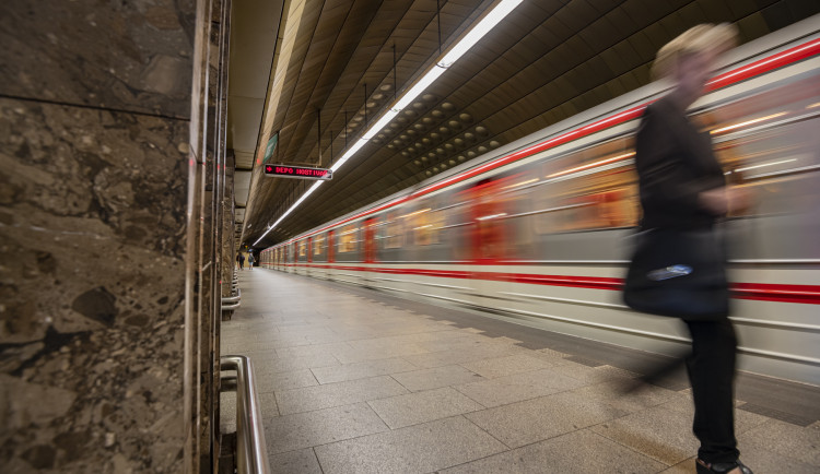 Prahu čekají dvě výuky metra najednou. Opravují se tratě linek A a C