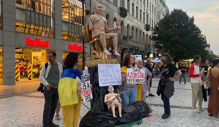 Dražba nahého Putina na záchodě pomůže Ukrajině. Vyvolávací cena je čtvrt milionu