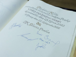 Klíč od Prahy se vrátil do rukou Slávistů. Převzali ho od primátora