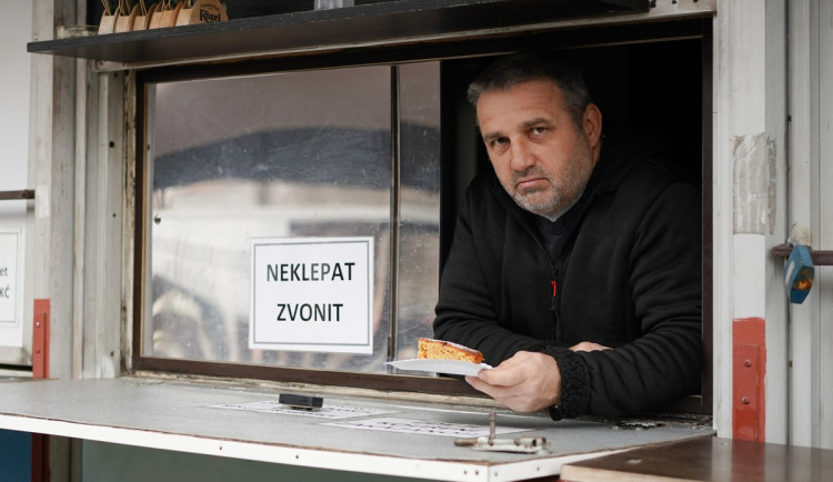 (NE)OBYČEJNÍ: Milánek obsluhuje zásadně bez úsměvu. Nenávidím oslovení „šéfíku“