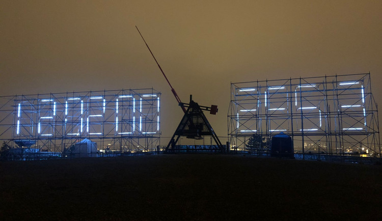 Na Letné začaly odpočítávat obří klimatické hodiny