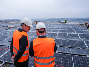 Kongresové centrum bude mít na střeše největší solární elektrárnu v Praze. Ušetří přes pět milionů