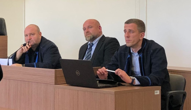 Miroslav Koloc (uprostřed).