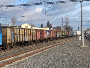 VIDEO: Prahou projelo nejnovější TGV. Táhla ho lokomotiva ČD Cargo