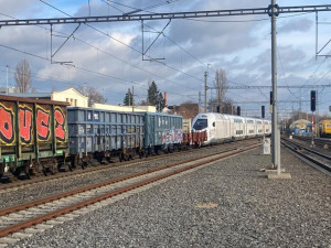 VIDEO: Prahou projelo nejnovější TGV. Táhla ho lokomotiva ČD Cargo