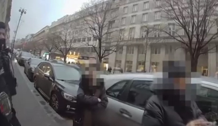 Ženy tvrdily, že šly jen na záchod.