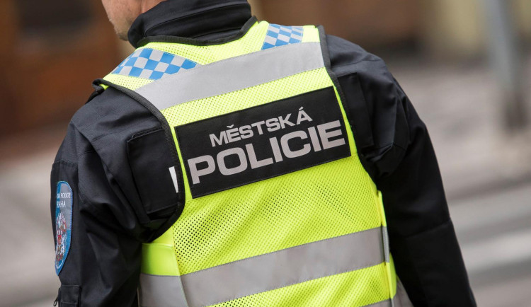 U cyklostezky v Praze vraždil strážník městské policie. Použil soukromou zbraň