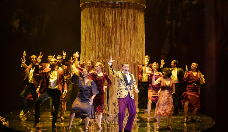 Opera Ples v hotelu Savoy.