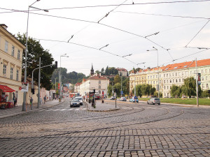 Opravy kolejí začátkem roku uzavřou průjezd Malou Stranou