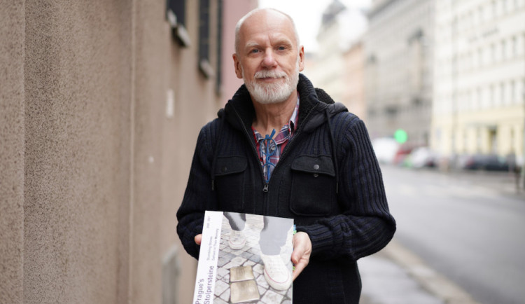 Osudy lidí z kamenů vydal Trevor v knižní podobě.