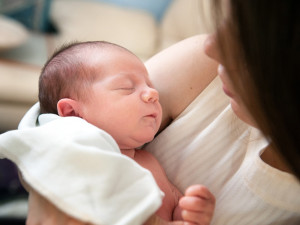 První letošní dítě narozené v Praze přišlo na svět v Podolí
