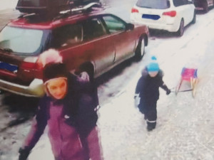 VIDEO: Po matce se synem z Prahy pátrají už čtvrtý den, hledá je 150 lidí