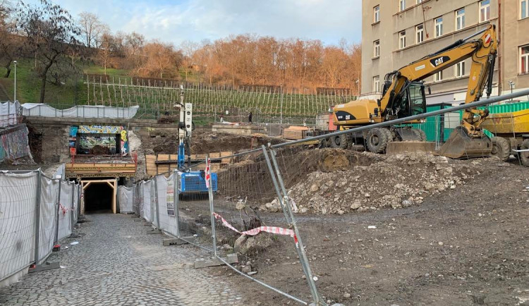 Žižkovský tunel na dva týdny zavřou. Lidé mají využít hromadnou dopravu
