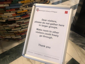 Turisté berou útokem městskou knihovnu. Kvůli fotce stojí hodinové fronty