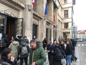 Turisté berou útokem městskou knihovnu. Kvůli fotce stojí hodinové fronty