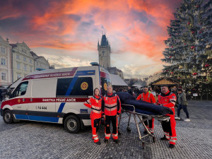 V Praze začala fungovat sanitka, která plní přání. Nemocné bere na fotbal i na koncerty