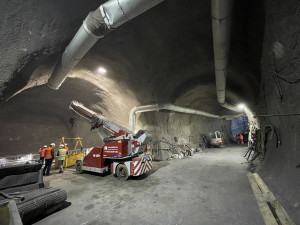 Podívejte se pod náměstí Jiřího z Poděbrad. Stanice se na deset měsíců uzavře