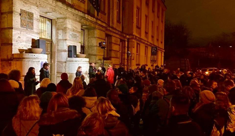 Pietní akce uctila Dorotu Šándorovou. V roce 2021 ji usmrtil zřízenec ústavu pro lidi s mentálním postižením