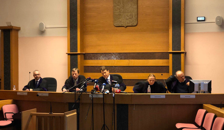 VIDEO: Soud vynesl rozsudek v kauze Čapí hnízdo. Babiš byl zproštěn obžaloby