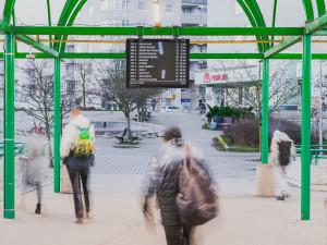 Terminál na Černém mostě se dočkal proměny. Slavné rampouchy jsou pryč