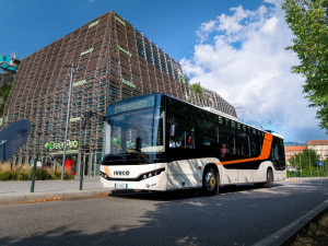 V Praze budou jezdit nové autobusy. Podnik objednal sedmdesát kusů