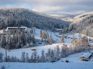 Lyže, termální bazény, saunové rituály i frgál, vyrazte na dovolenou do Velkých Karlovic