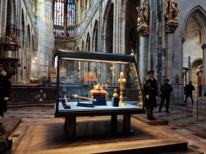 Na Pražském hradě dnes skončí výstava korunovačních klenotů