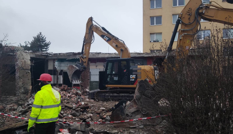 Herna u bývalého Hotelu Jihlava jde k zemi, vyroste zde nový osmipatrový bytový dům