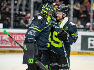 Sparťani rozsvítili O2 arenu a vzdali hold hasičům, policistům, zdravotníkům i armádě